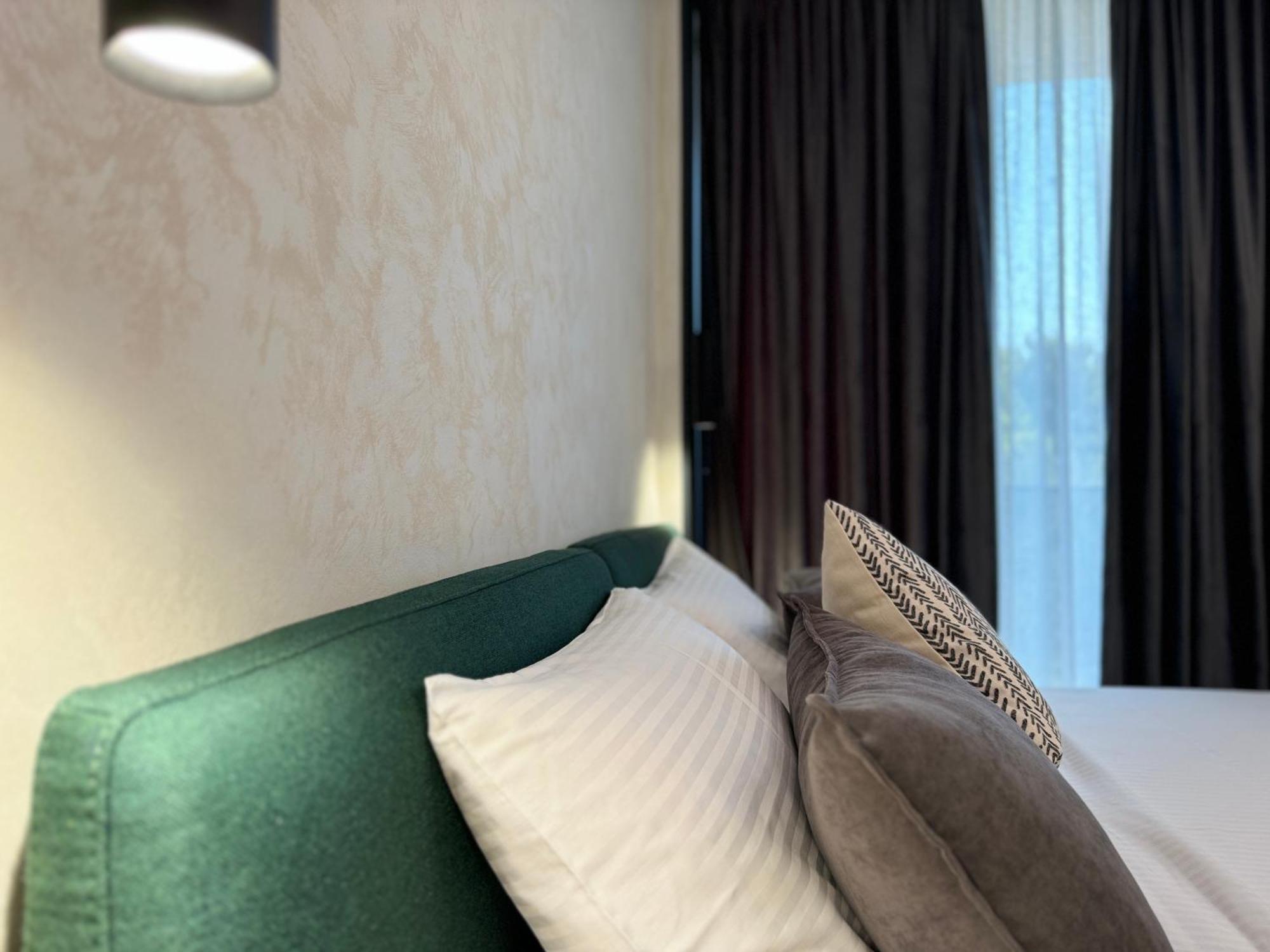 Twins Hotel Vlore Exterior photo