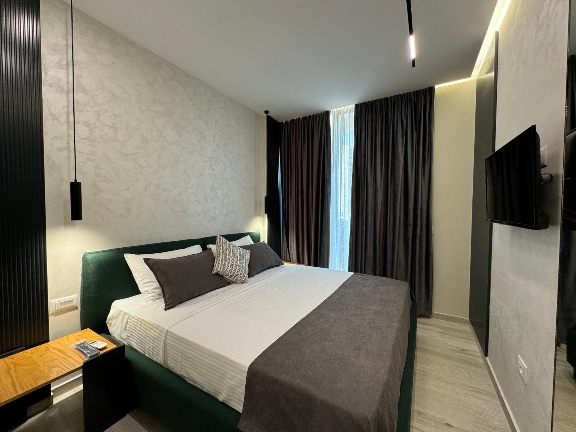 Twins Hotel Vlore Exterior photo
