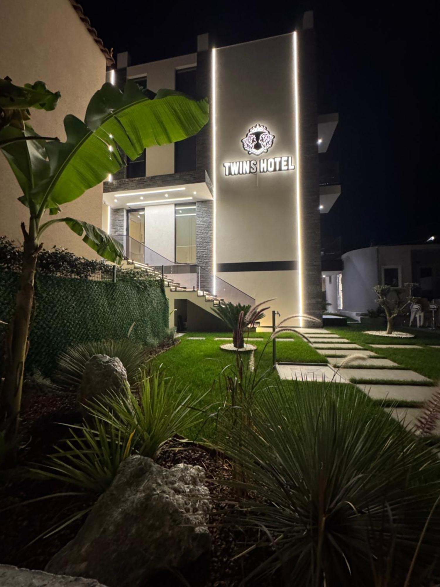 Twins Hotel Vlore Exterior photo